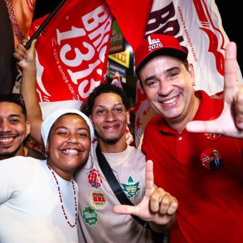 Ao lado de Fátima e do Time que Cuida, Cadu de Lula ocupa a Salgado Filho em grande caminhada