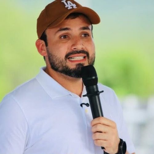 Justiça manda prefeito de Caicó apagar vídeos e se retratar publicamente em 24h por assédio eleitoral