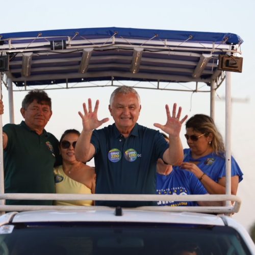 General Girão movimenta Jundiá com grande carreata pelas ruas do município