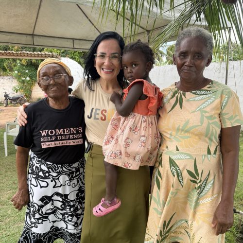 Camila Araújo participa de ação social em comunidade quilombola de Macaíba