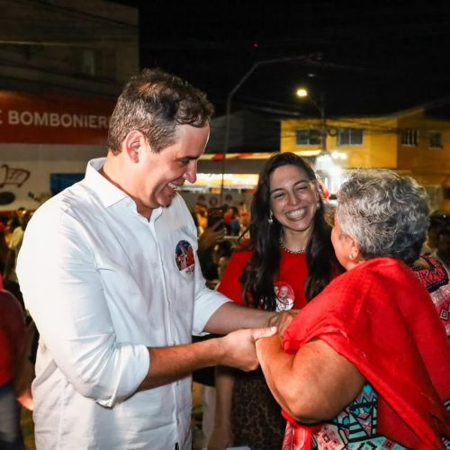 Ouvindo e olhando no olho do povo, Cadu de Lula lidera grande caminhada nas Quintas e mobiliza a Zona Oeste de Natal