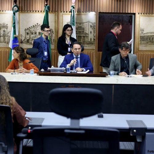 Comissão de Justiça aprova PL contra a LGBTfobia e melhorias para vans escolares