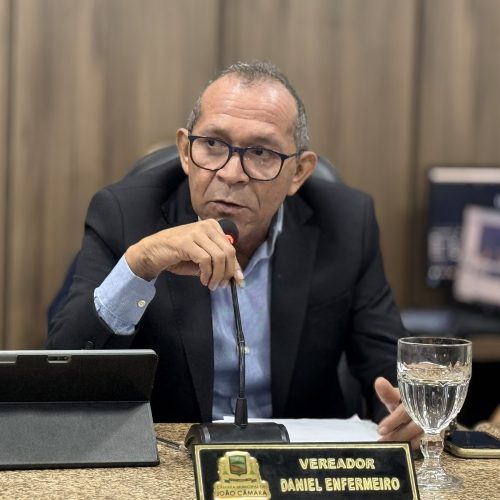 Vereador Daniel Enfermeiro solicita calçamento e reforma de CMEI em Morada Nova