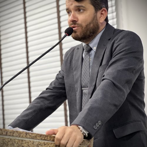 Presidente da Câmara, Fernando Guilherme, solicita informações sobre obra de recapeamento asfáltico da Rua Alexandre Câmara