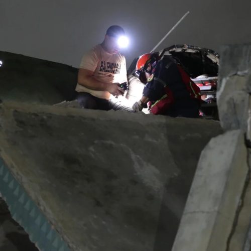 Terremoto de magnitude 7,5 atinge a Venezuela, derruba prédios e gera alerta de tsunami no Caribe