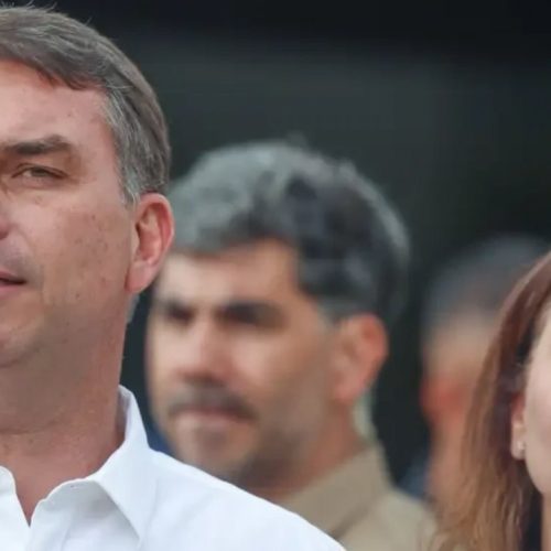 Flávio Bolsonaro e família entram nos EUA com autorização humanitária