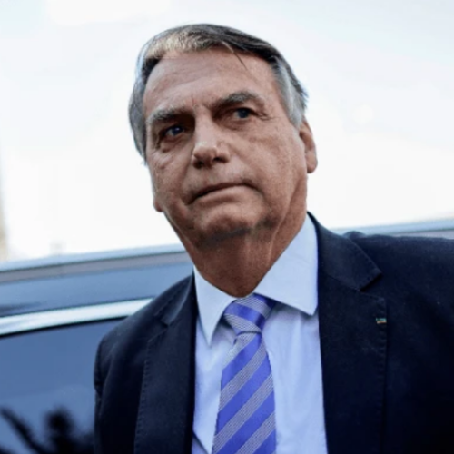 Bolsonaro segue na UTI e apresenta piora na função renal, diz boletim médico