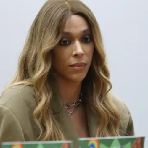 Abaixo-assinado contra Erika Hilton na presidência da Comissão de Defesa dos Direitos da Mulher da Câmara chega a 100 mil assinaturas