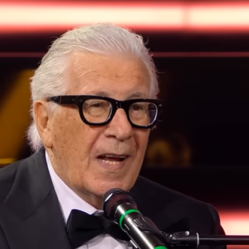 Morre o cantor italiano Peppino di Capri, famoso pela música ‘Champagne’, aos 86 anos