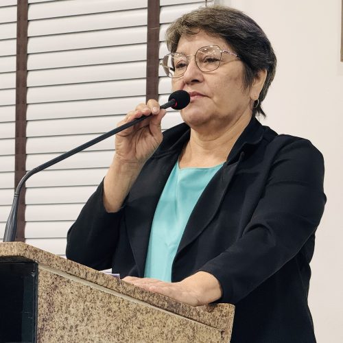 Vereadora Rosiane Soares solicita contratação de médico mastologista e pavimentação das ruas dos conjuntos Renascer e Novos Tempos