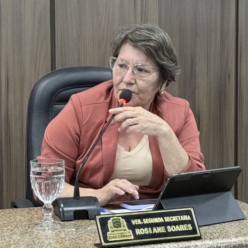 Vereadora Rosiane Soares solicita reforma da Área de Lazer do São Francisco e complementação do asfalto da Rua 21 de Abril