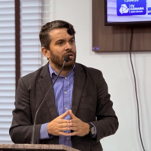 Vereador Fernando Guilherme solicita reativação de banheiros públicos
