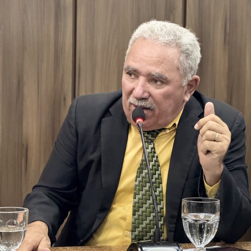 Vereador Mestre Raimundo tem duas indicações aprovadas e solicita pavimentação de rua e melhoria na iluminação pública em João Câmara