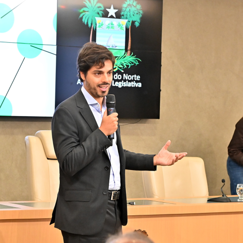 Escola da Assembleia promove palestra sobre educação para a cidadania no século XXI