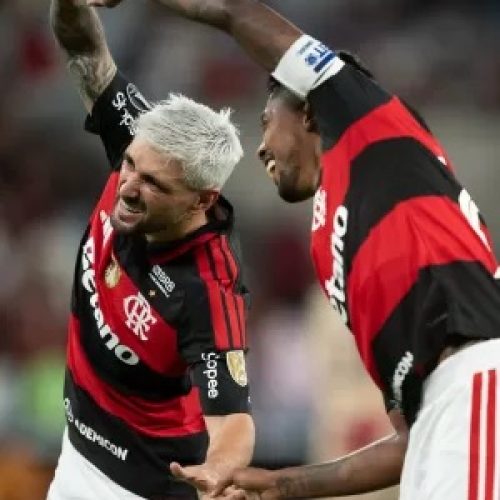 Flamengo vence Independiente Medellín e segue 100% na Libertadores