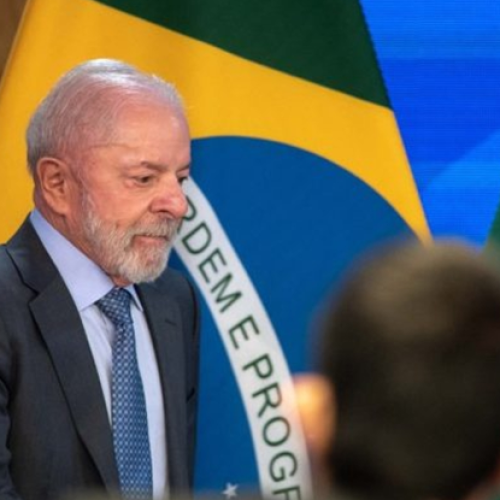 Governo Lula convoca reunião de emergência após Trump capturar Maduro