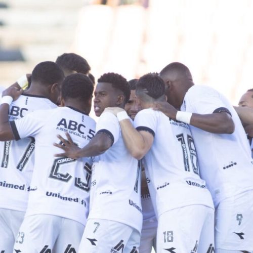 ABC perde para o Uberlândia e sai em desvantagem na semifinal da Série D