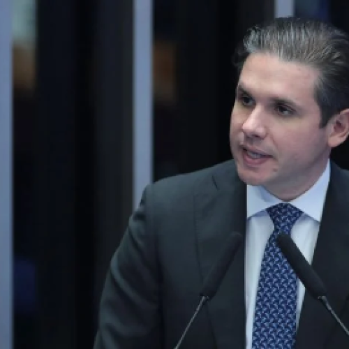 Hugo Motta convoca sessões para deliberar PEC da escala 6×1 ainda em maio