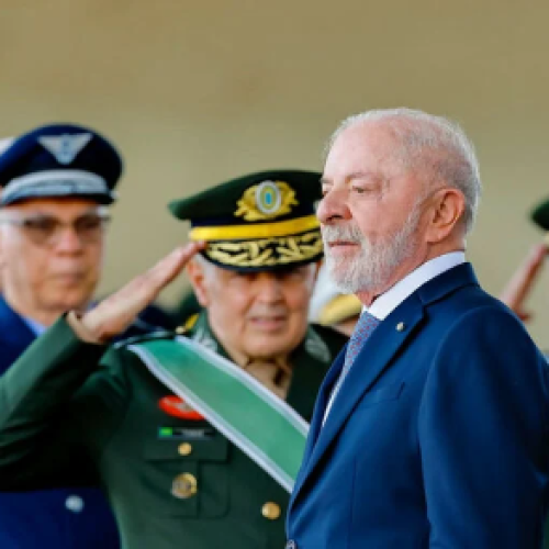 Lula deixa entrevista após perguntas sobre Lulinha e Marcola