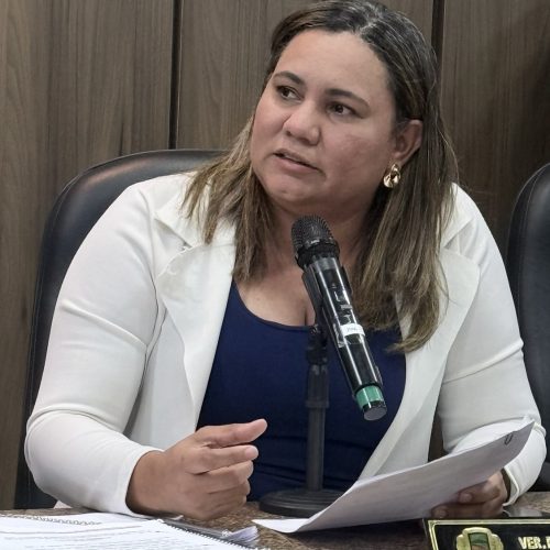 Vereadora Jeska Fernandes apresenta duas indicações que propõe Centro de Zoonoses e veículo para o Esporte e Lazer