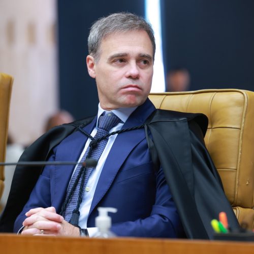 Mendonça avalia incluir Moraes no inquérito do Banco Master após mensagens com Vorcaro