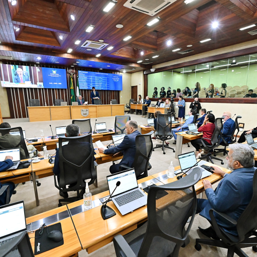 Deputados derrubam veto do governo sobre carreira da Defensoria Pública