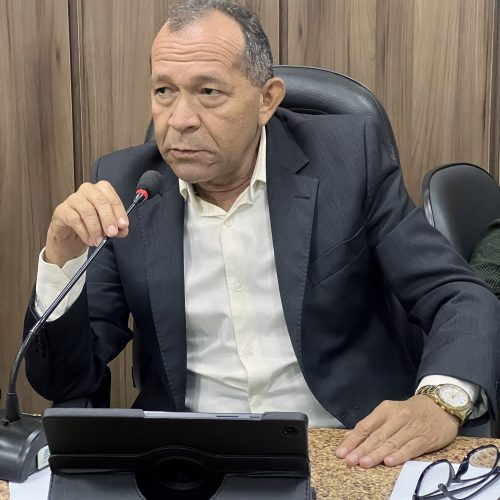 Vereador Daniel Enfermeiro apresenta requerimento para implantação de quadra poliesportiva no bairro Cidade Nova