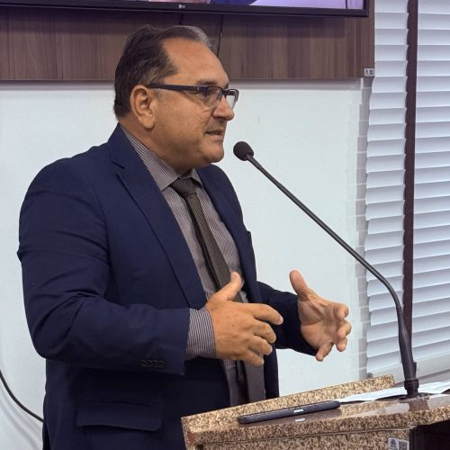 Vereador Henio Silva protocola dois requerimentos solicitando pavimentação de ruas no bairro Planalto