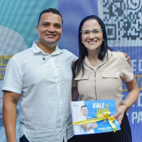 Pré-candidatura de Pedro Filho a deputado federal avança e conquista apoio da vereadora Camila Araújo
