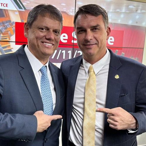 Tarcísio toma decisão sobre Flávio Bolsonaro nas eleições