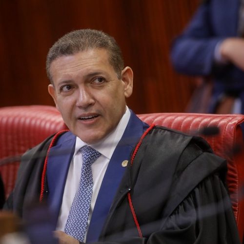 TSE decide que uso de igreja para promover candidatura configura abuso de poder