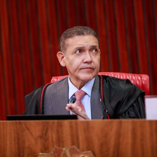 TSE suspende jingle de Lula que associa Flávio a caso Master