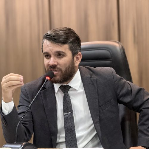 Vereador Fernando Guilherme busca providências para avançar no atendimento de neuropediatra e fisioterapia