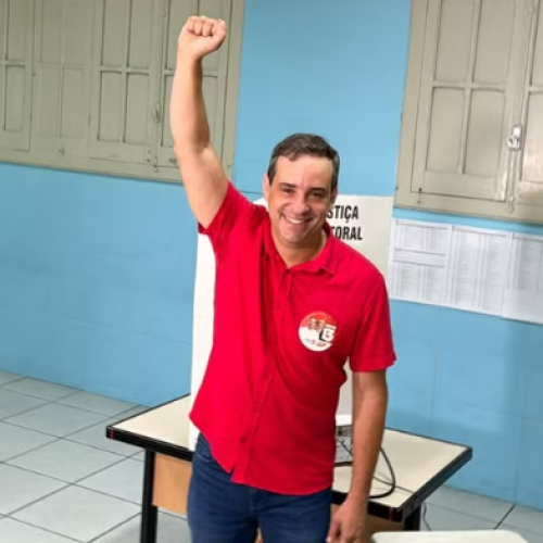 Cadu de Lula vota em Natal, no bairro do Tirol