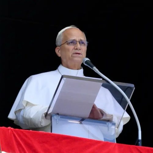 Papa Leão XIV será internado nesta terça para retirada de nódulo no pulmão