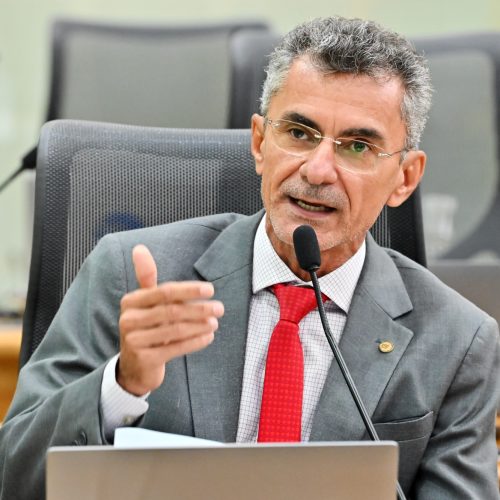 Francisco do PT homenageia professores e destaca papel transformador da educação