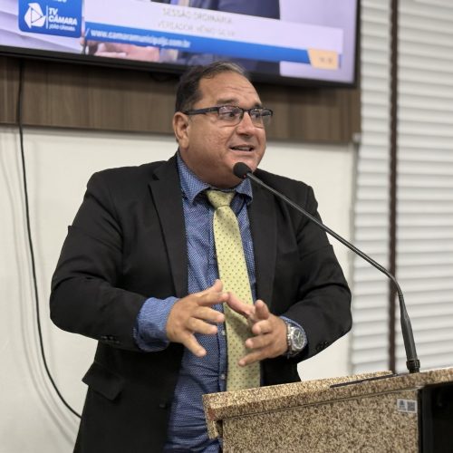 Vereador Hênio Silva apresenta indicações para pavimentação de rua e melhoria paisagística no Mercado Público de João Câmara